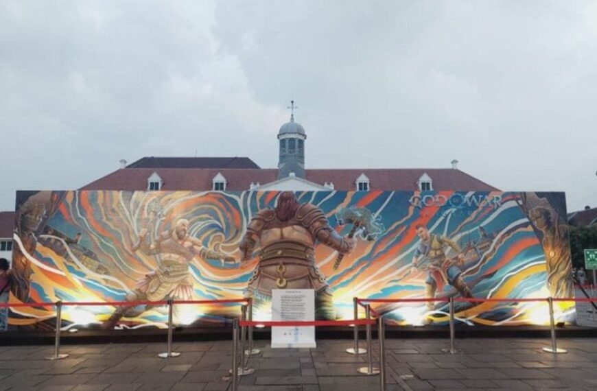 MURAL GOD OF WAR RAGNAROK MENGHIASI KOTA TUA JAKARTA